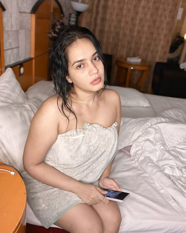 Thoothukudi call girls escort service college girls available in Thoothukkudi