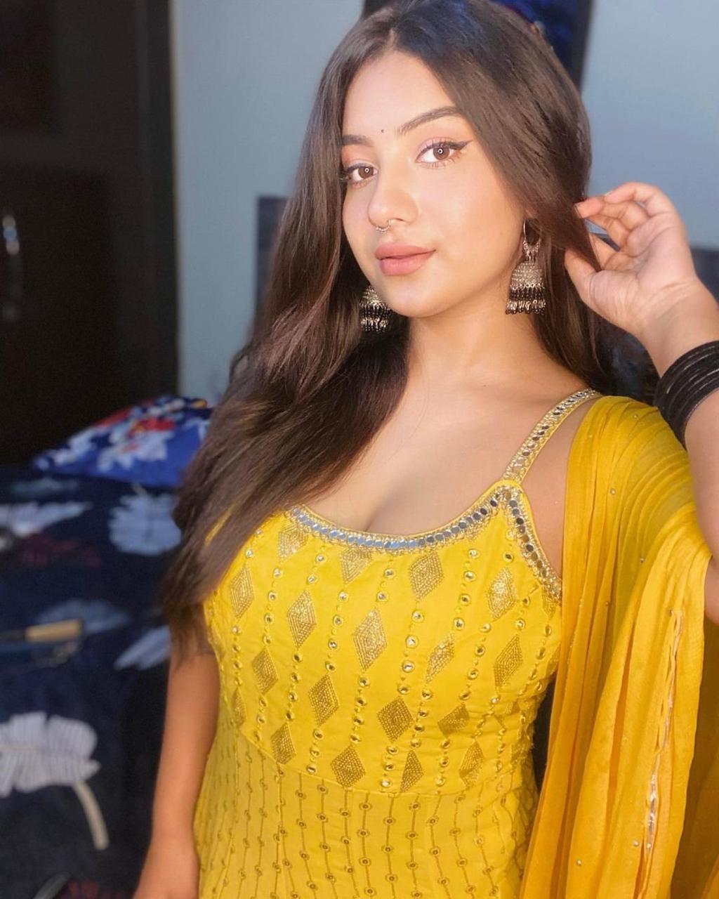 Patna ✨.1 hr 🔜 1000 /- ✨.2 hr🔜1500/-✨.3 hr🔜2000/- full night 3500 a photo 2