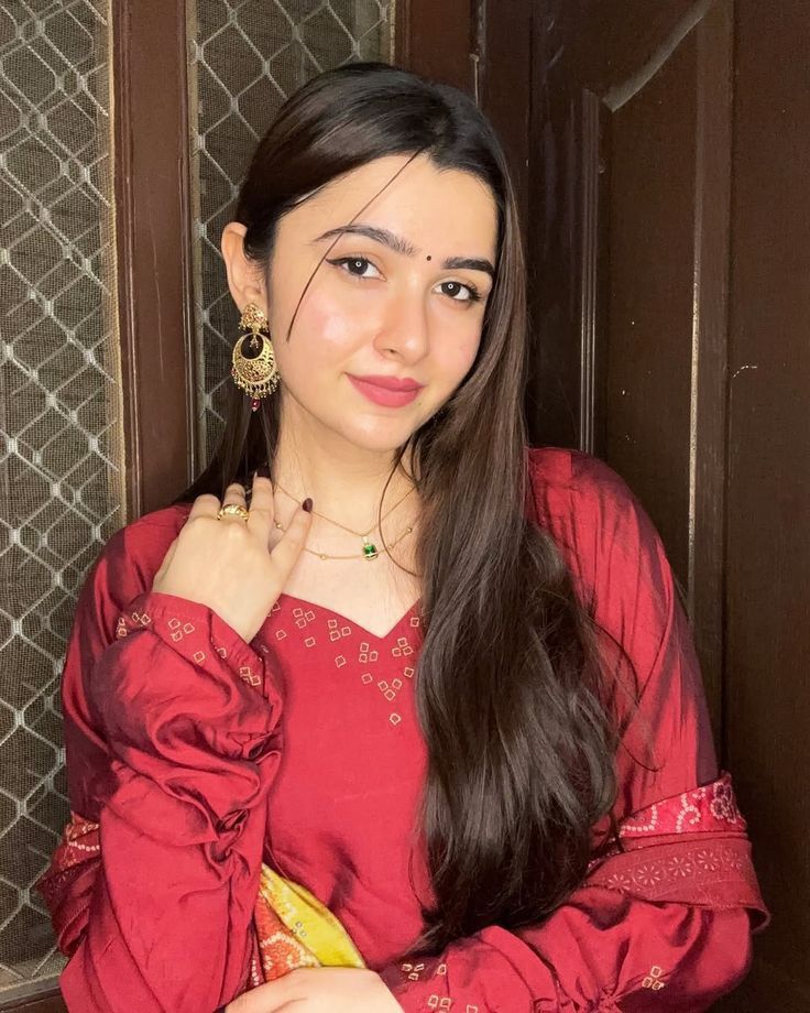 Hot girl 🥵 photo 2