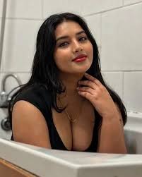 No Advance Only Hand Cash Payment Location Greater Noida in Greater Noida