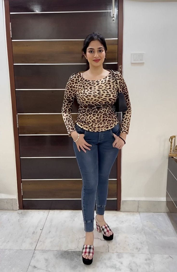 Lokhandwala all area Independent college girls and housewife available photo 3
