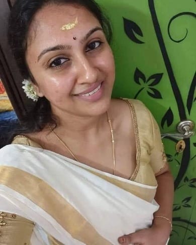 Tanuku girl service in low price and high profile girl available ho photo 2