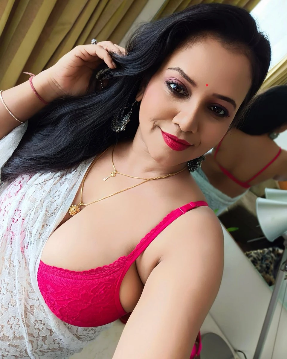 Mahalaxmi best genuine college girls housewife available 100% Sa in Mahalaxmi 