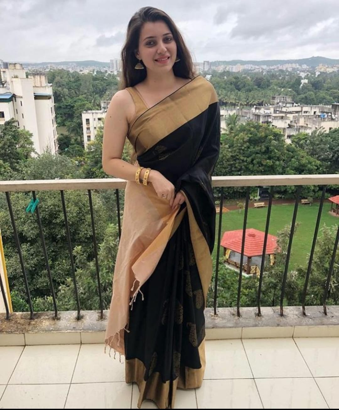 SuratPoojaSharma independent college callgirlandhot call girl service photo 4