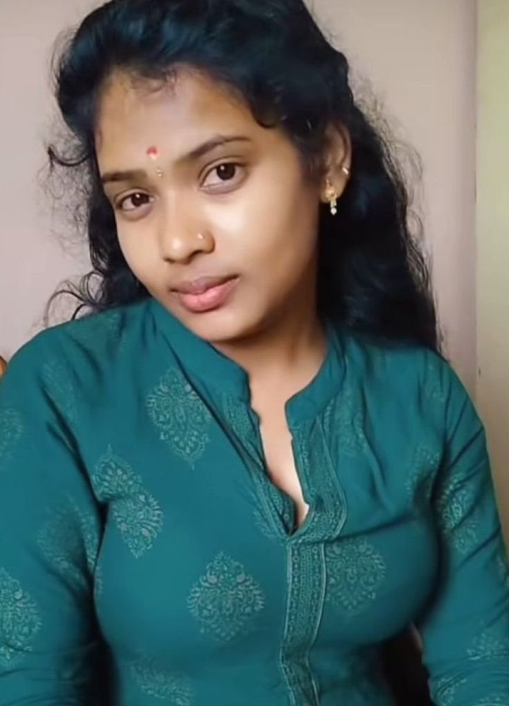 RAJAMUNDRY HIGH quality safe and secure girl aunty housewife AVAILABLE photo 4