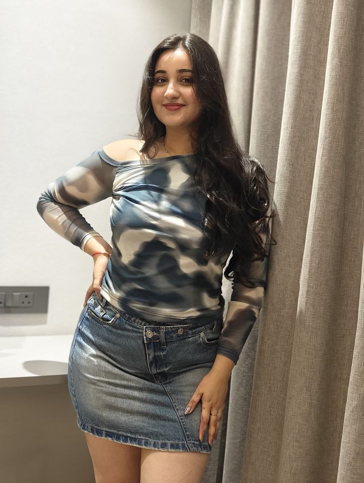 Kavita Sharma college girl bhabhi aunty available hom hotel now  in Dwarka