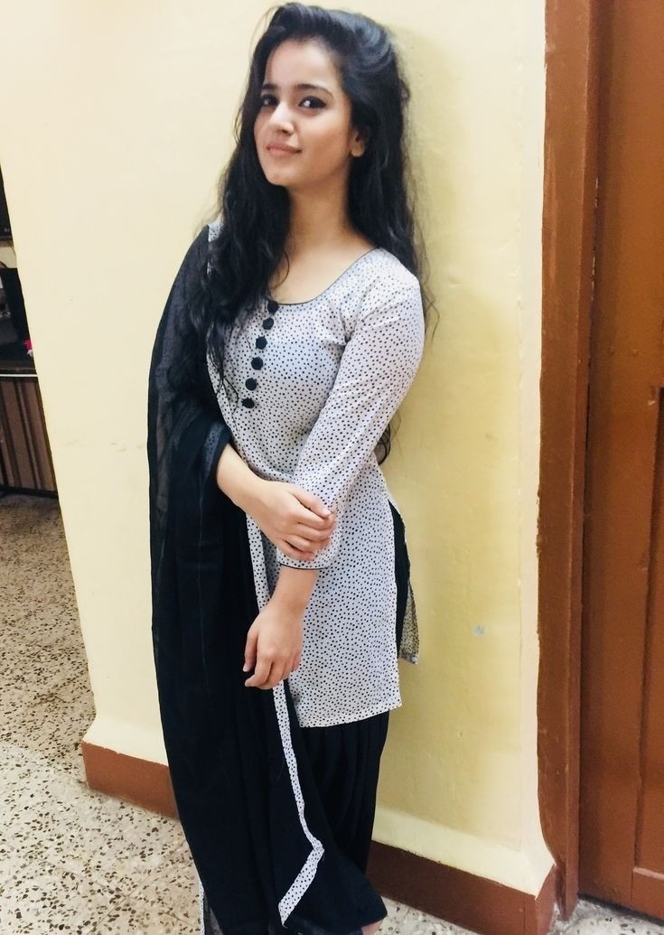 Noida 2000 unlimited short high. profile call girl incall outcall in Noida