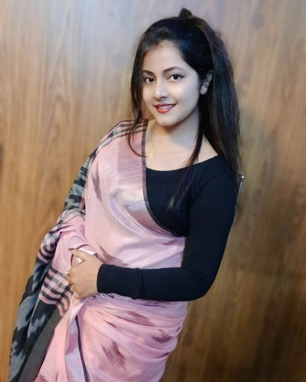 Gurugram VIP call girl service low price bhabhi aunty college girl gur photo 3