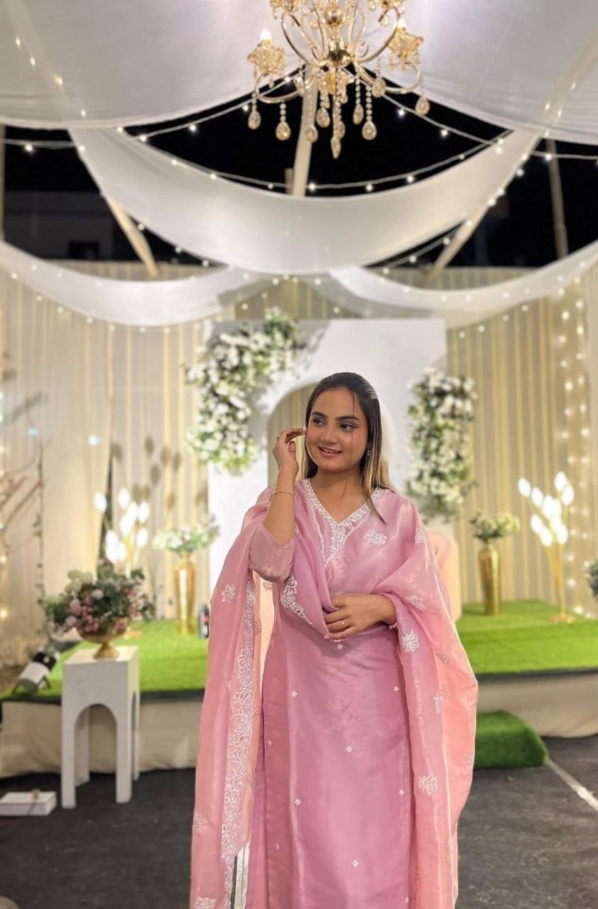 Faridabad LOW PRICE HIGH PROFILE VIP CALL GIRL HOTEL AND HOME SERVI... photo 3