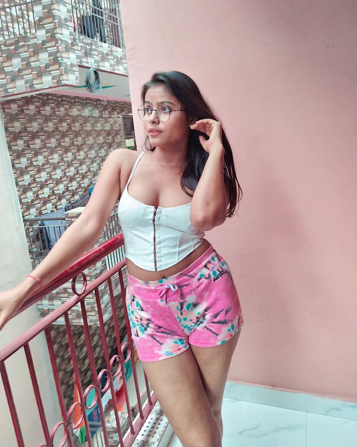 GANDHINAGAR ✓24x7 AVAILABLE WITH ALL FACILITIES 💯 PLACE AVAILABLE INC photo 2