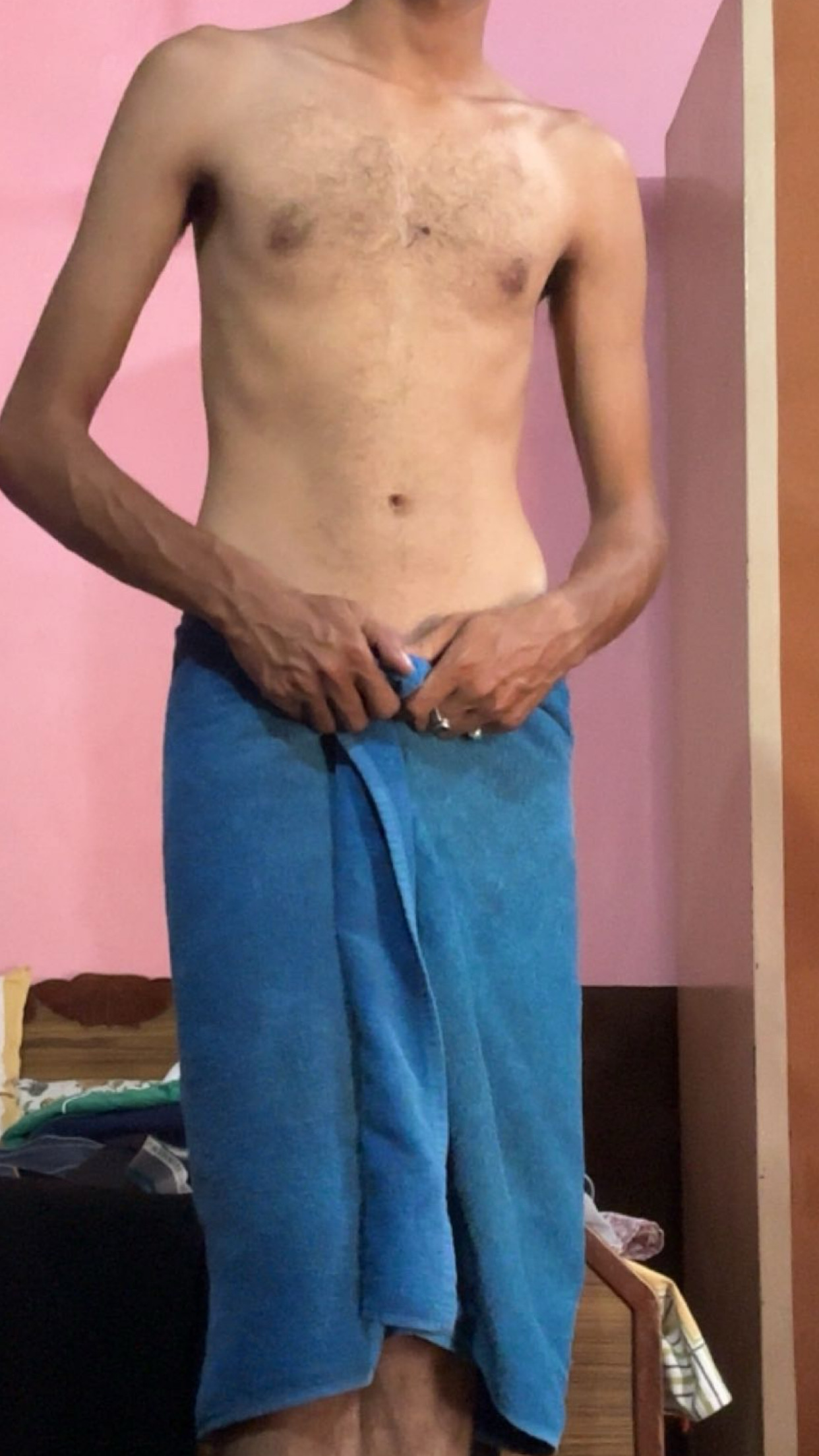 24yo College Boy 5'11 7inch venis on hand n d too photo 1