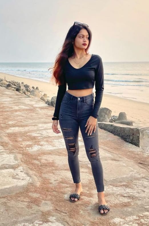 Navsari Low price all area provide VIP genuine call girl service photo 2