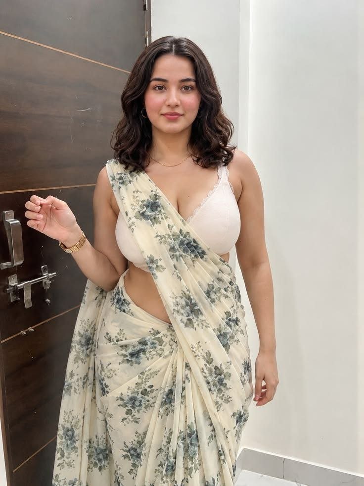 Monika independent college girl bhabhi aunty available now faridabad  photo 3