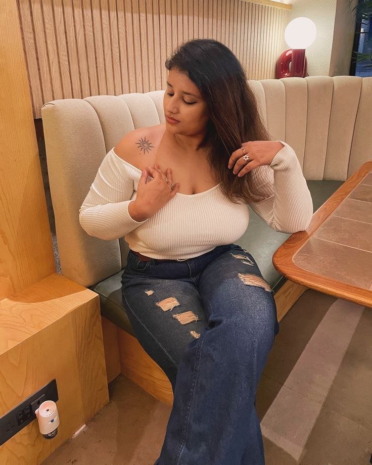 Neha low price college girl bhabhi aunty available now  photo 3