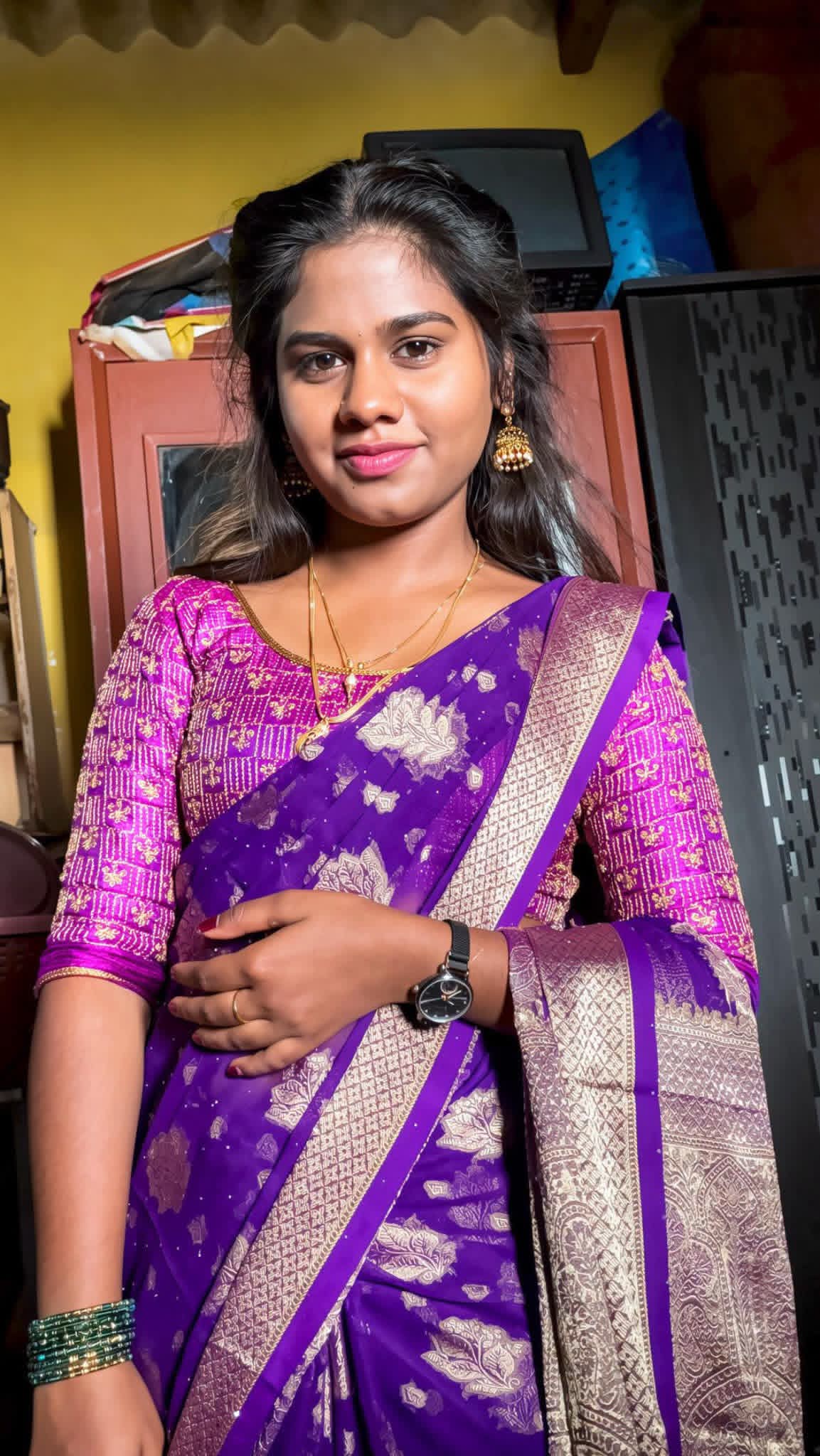 Thanjavur Tamil coll girls escorts service centre photo 3