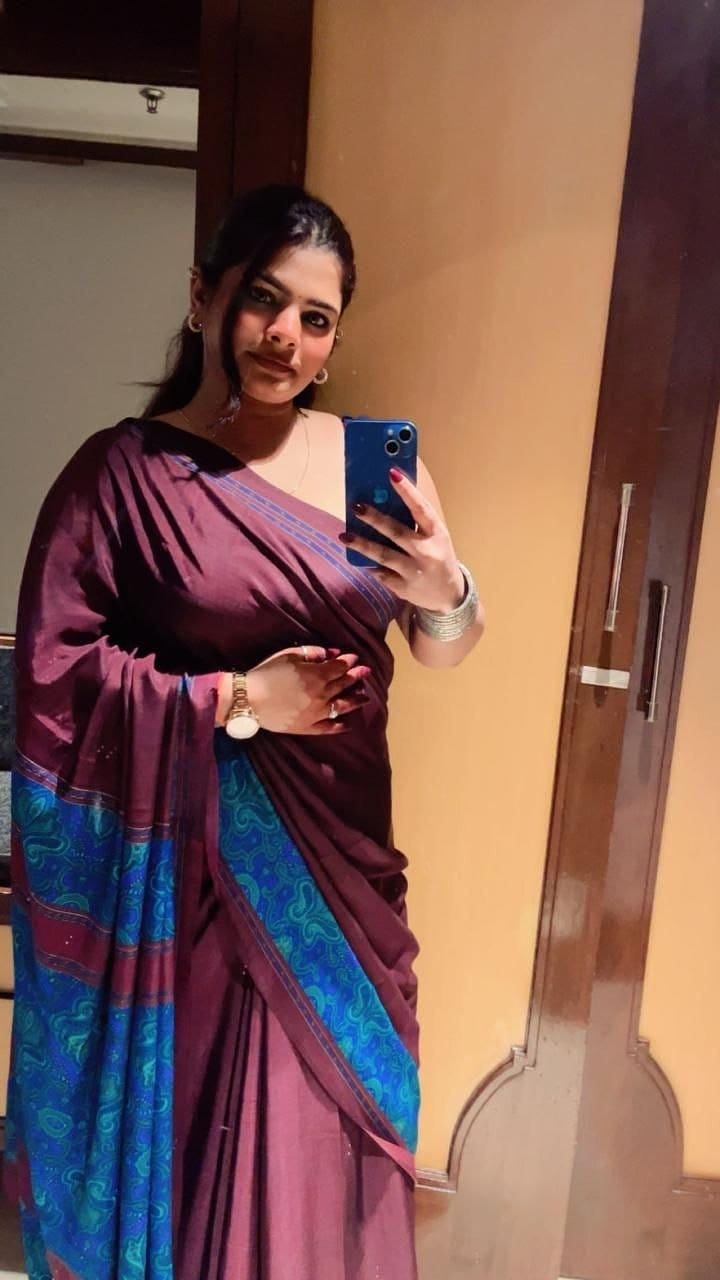 Low price call girl service available in Delhi call photo 3